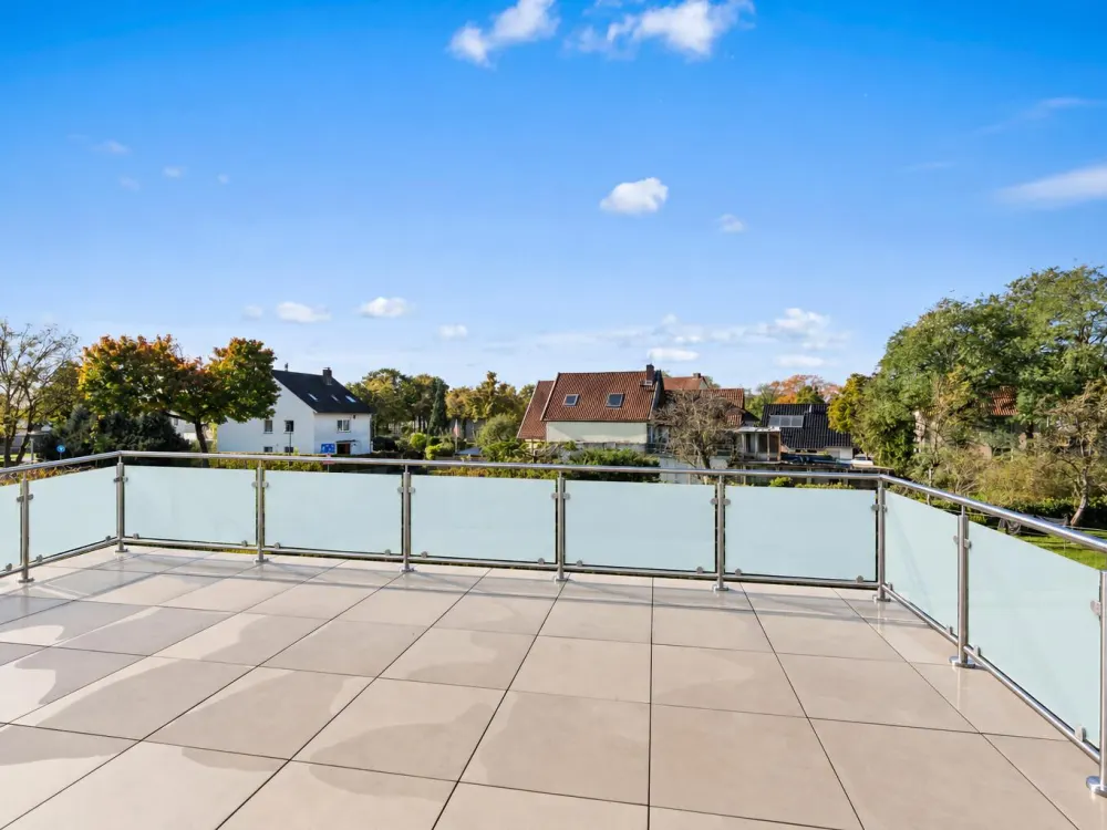 Kernsanierte 5-Zimmer Dachgeschoss Wohnung in Schlangen mit großer Dachterrasse