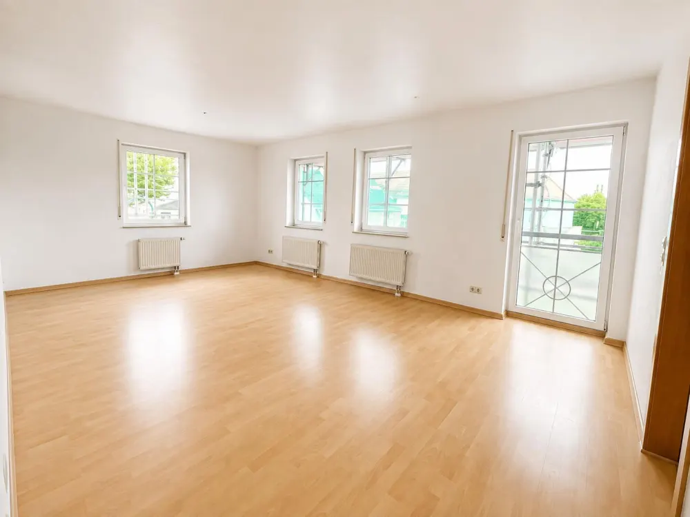 Schöne 3-Raumwohnung in zentraler und verkehrsgünstiger Lage von Weinböhla