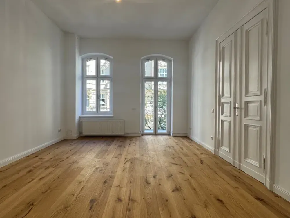 Hochwertig sanierte Altbauwohnung mit Balkon