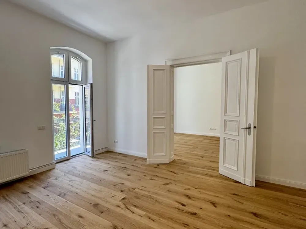 Hochwertig sanierte Altbauwohnung mit Balkon