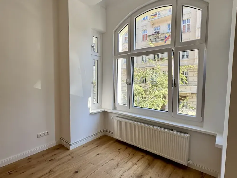 Hochwertig sanierte Altbauwohnung mit Balkon