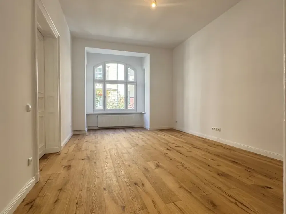 Hochwertig sanierte Altbauwohnung mit Balkon