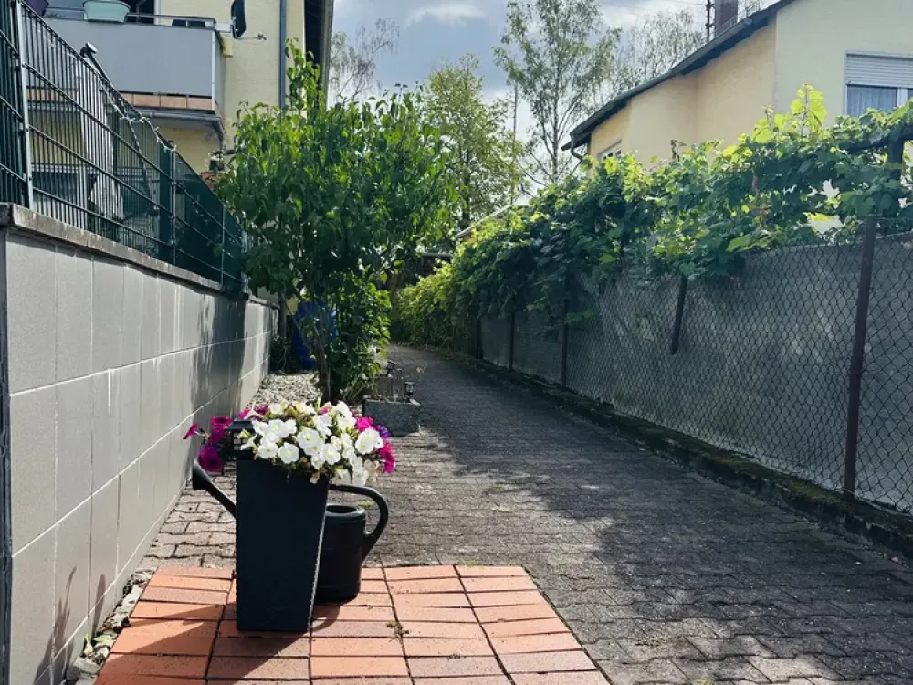 Gepflegte 2,5-Zimmer-Wohnung mit Balkon in Wiesbaden-Medenbach