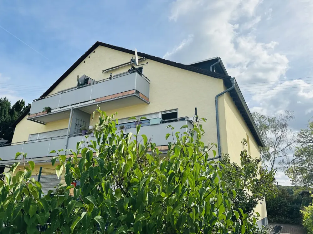Gepflegte 2,5-Zimmer-Wohnung mit Balkon in Wiesbaden-Medenbach