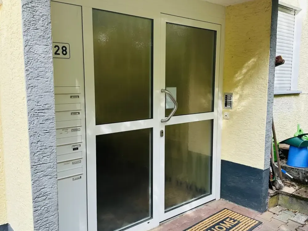 Gepflegte 2,5-Zimmer-Wohnung mit Balkon in Wiesbaden-Medenbach
