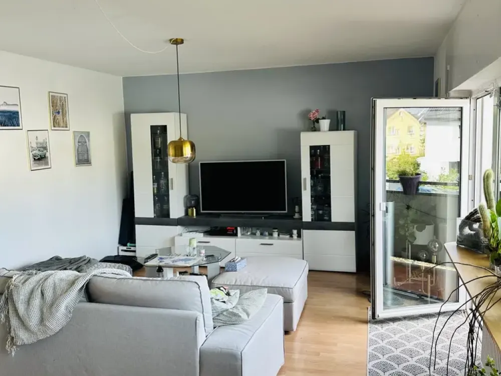 Gepflegte 2,5-Zimmer-Wohnung mit Balkon in Wiesbaden-Medenbach