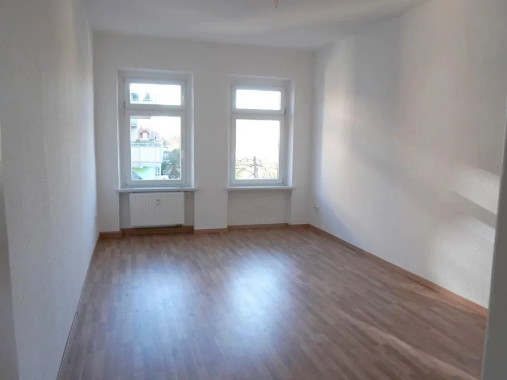 Bright Quiet 2-Room Old Building Apartment in the Center of Markkleeberg