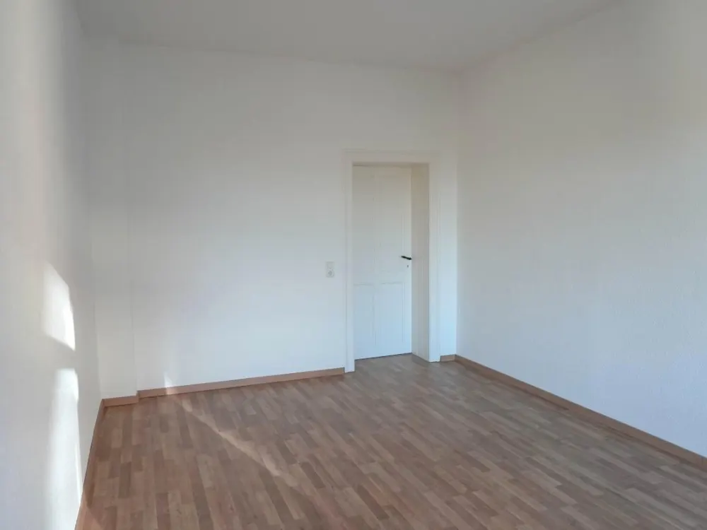 Bright Quiet 2-Room Old Building Apartment in the Center of Markkleeberg