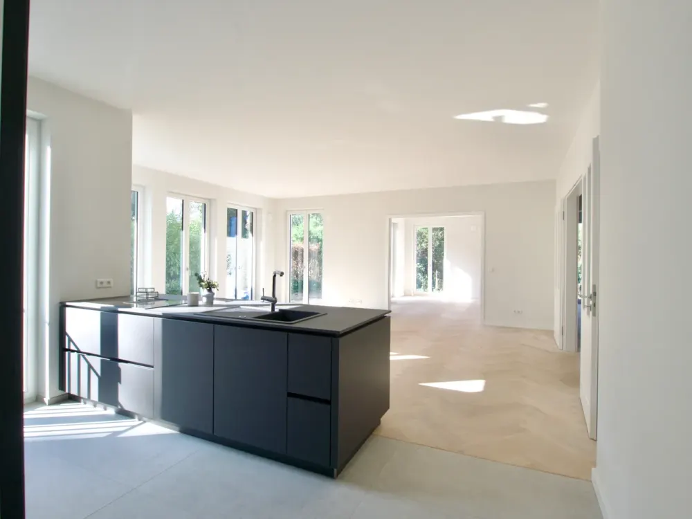 Helle Erdgeschosswohnung mit Garten