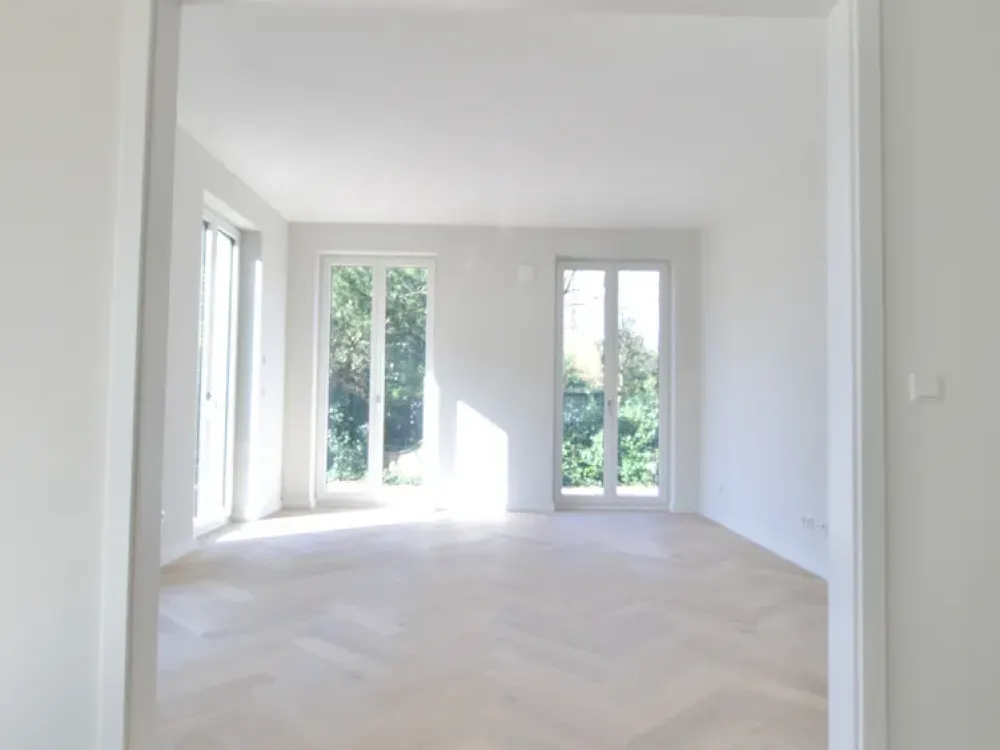 Helle Erdgeschosswohnung mit Garten