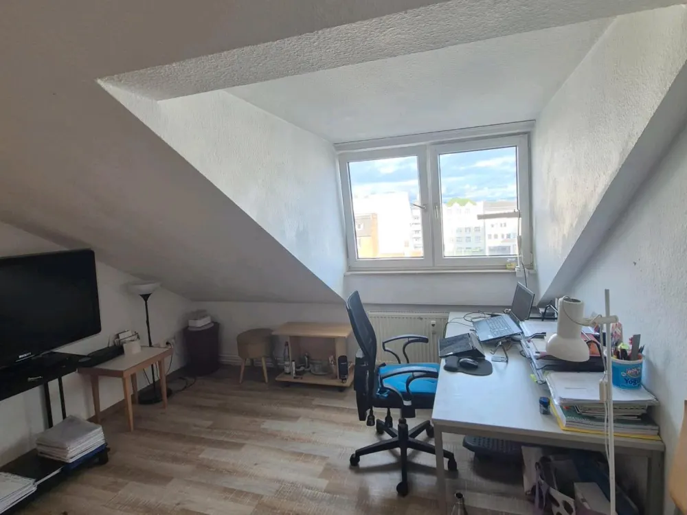 Student Room in 4-Person Shared Apartment