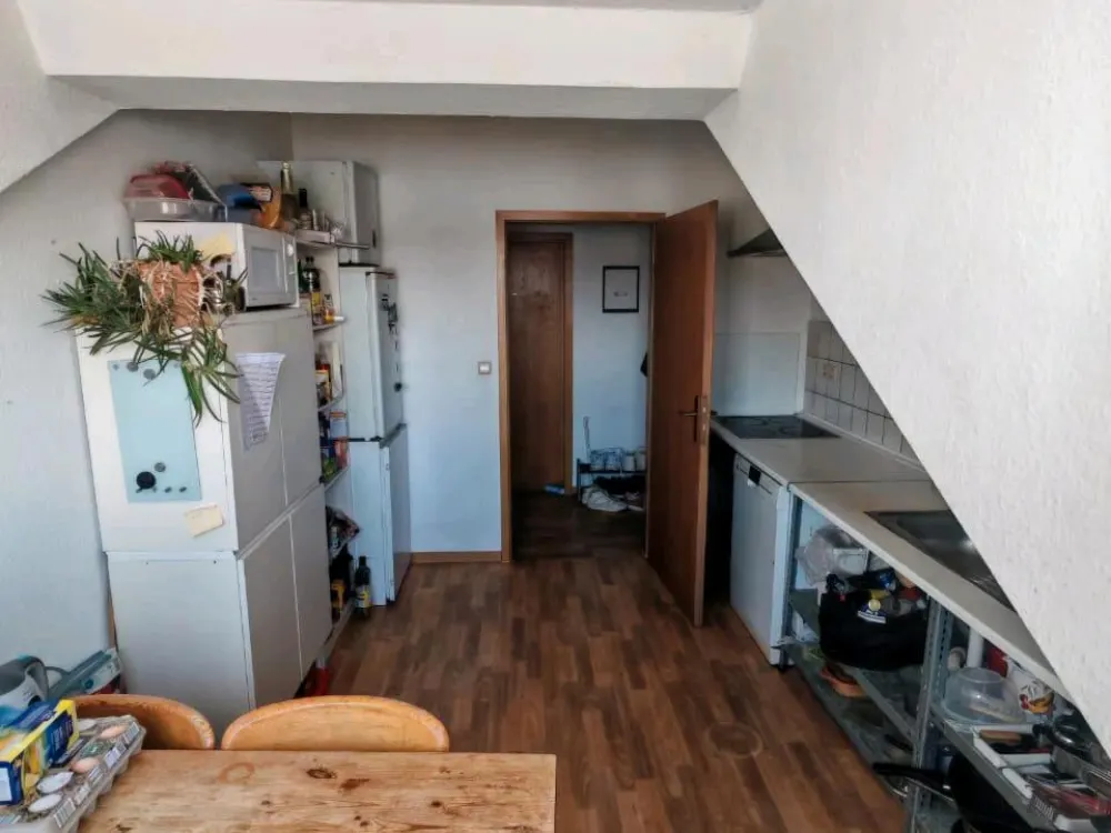 Student Room in 4-Person Shared Apartment