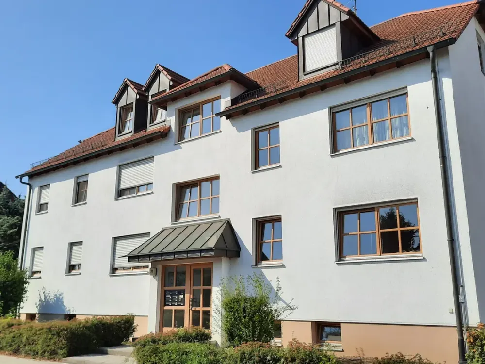 großzügige Einraumwohnung mit Balkon sucht nette Mieter