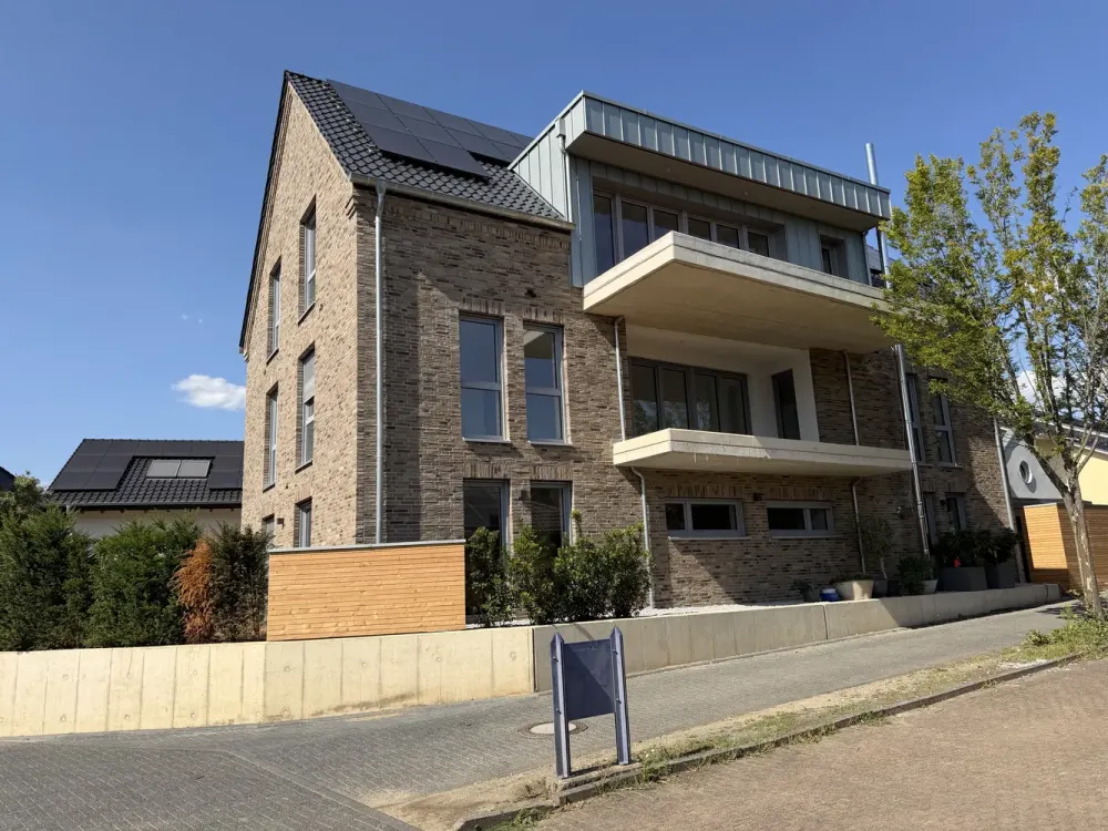 Comfortable New-Build First Occupancy with Large South-Facing Balcony in Quiet Location of Leverkusen-Quettingen