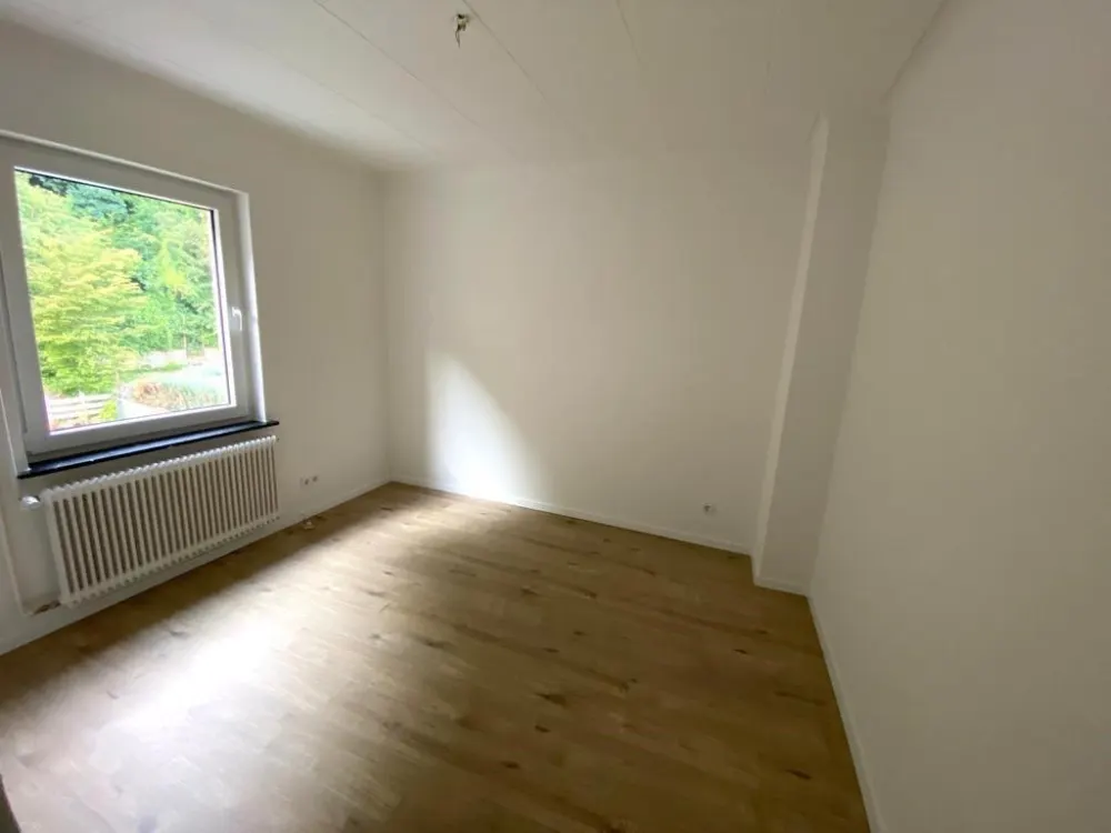 3ZKB saniert mit Balkon & Küche in Bous