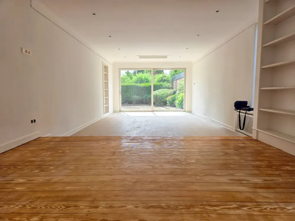 Traumhafte Wohnung mit großem Garten und Carport