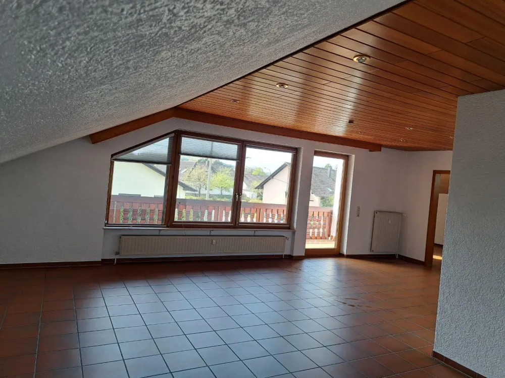 Wohnung in Gersheim im ersten OG 110 qm