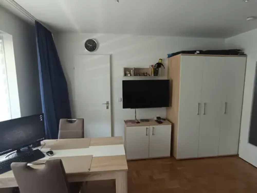 Kompaktes möbliertes 1-Zimmer-Apartment in München am Fideliopark