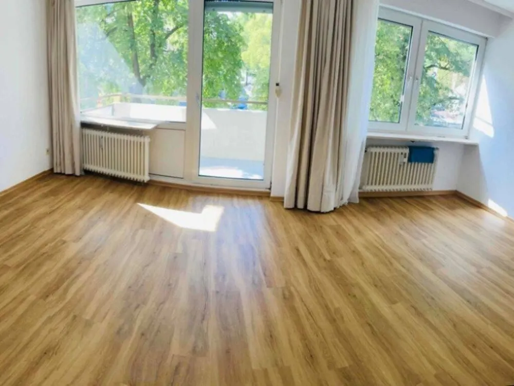 Gepflegte 2-Zimmer-Wohnung mit Einbauküche und Balkon in Fühlsbüttel
