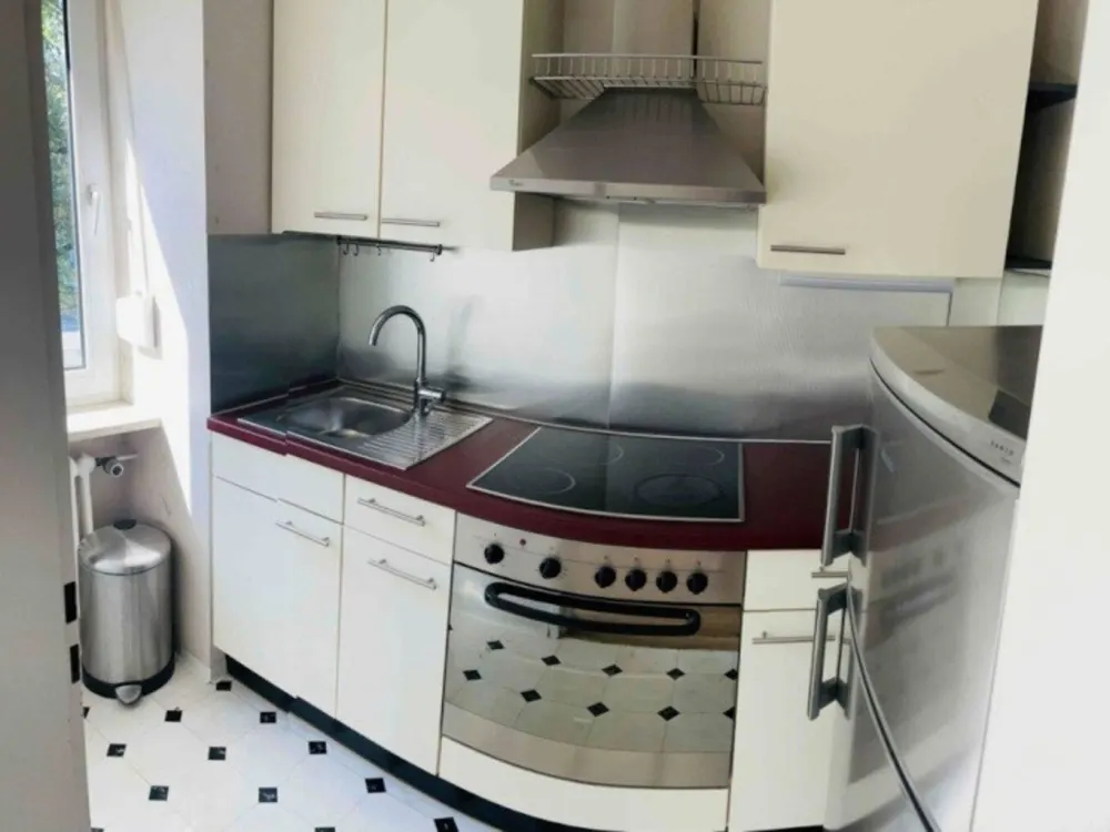 Gepflegte 2-Zimmer-Wohnung mit Einbauküche und Balkon in Fühlsbüttel