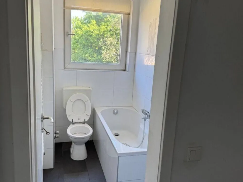 Gepflegte 2-Zimmer-Wohnung mit Einbauküche und Balkon in Fühlsbüttel