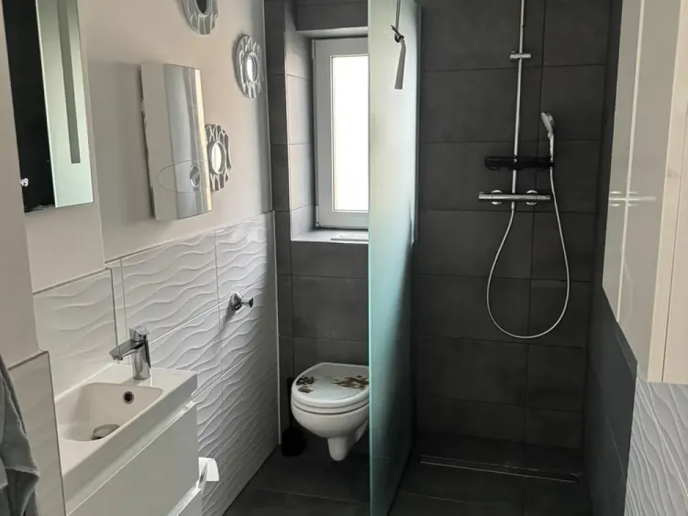 3-Zimmer-Wohnung mit großer Dachterrasse in 41462 Neuss
