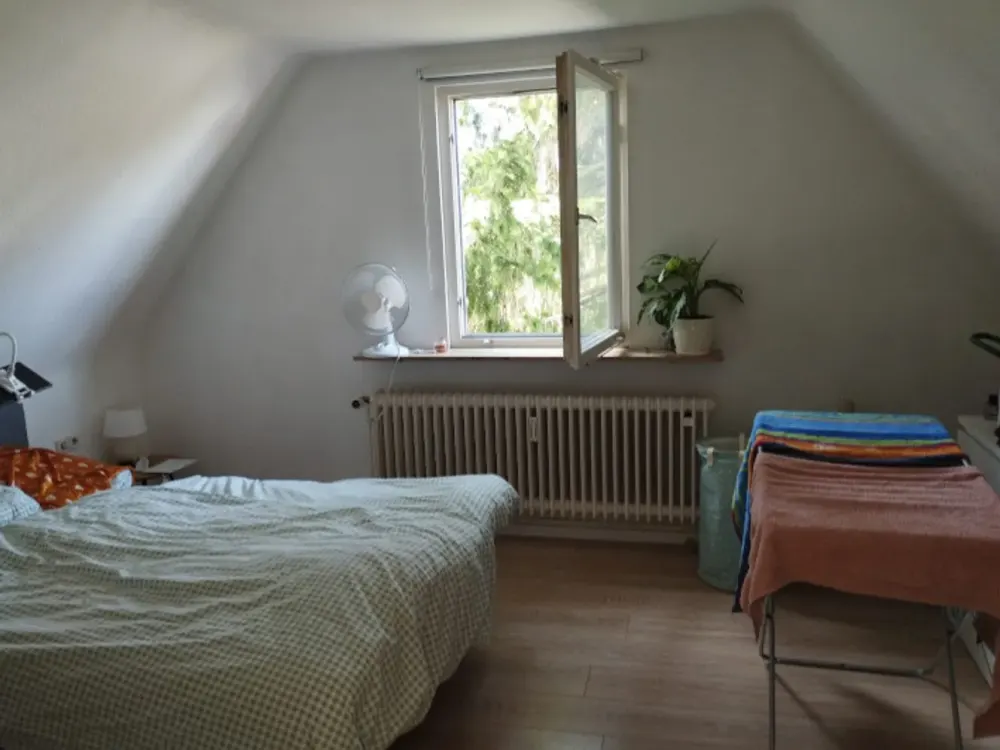 Mit Blick ins Grüne - gepflegte, ruhige und sonnige 2-Zimmer-Wohnung in bester Wohnlage