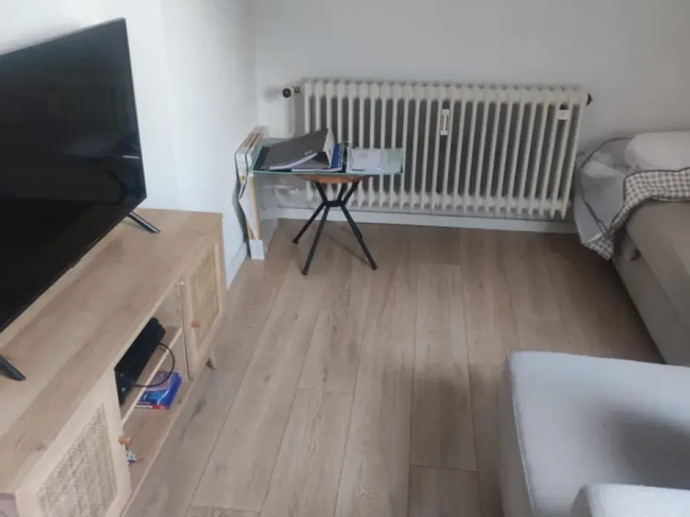 Mit Blick ins Grüne - gepflegte, ruhige und sonnige 2-Zimmer-Wohnung in bester Wohnlage