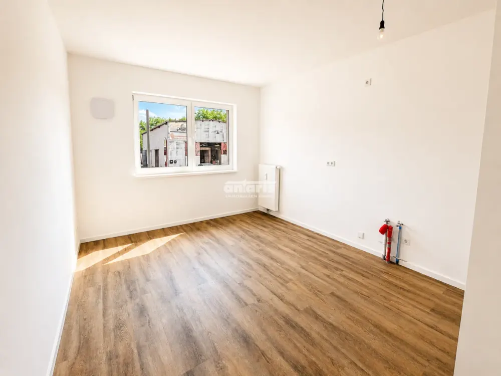 antaris Immobilien GmbH **Moderne 4-Raum-Wohnung mit Terrasse und zwei Bädern**