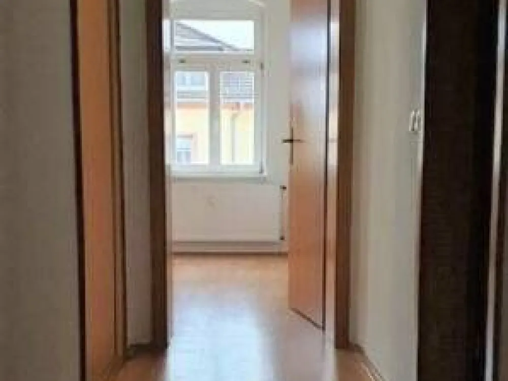 Ideal allein oder zu zweit - ruhig gelegene WG-geeignete Wohnung