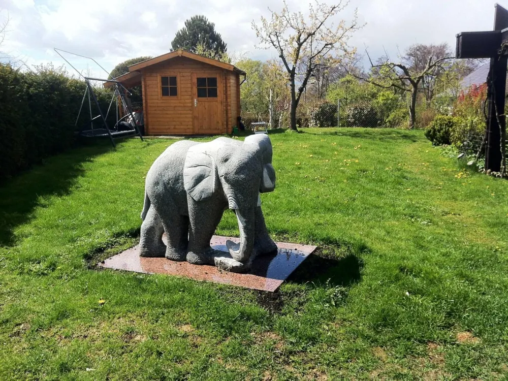 Große Maisonette mit Garten und Biotop