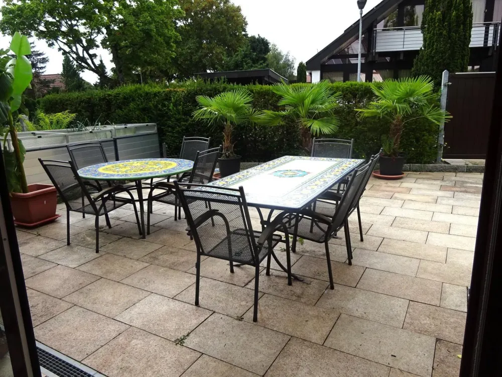 Große Maisonette mit Garten und Biotop