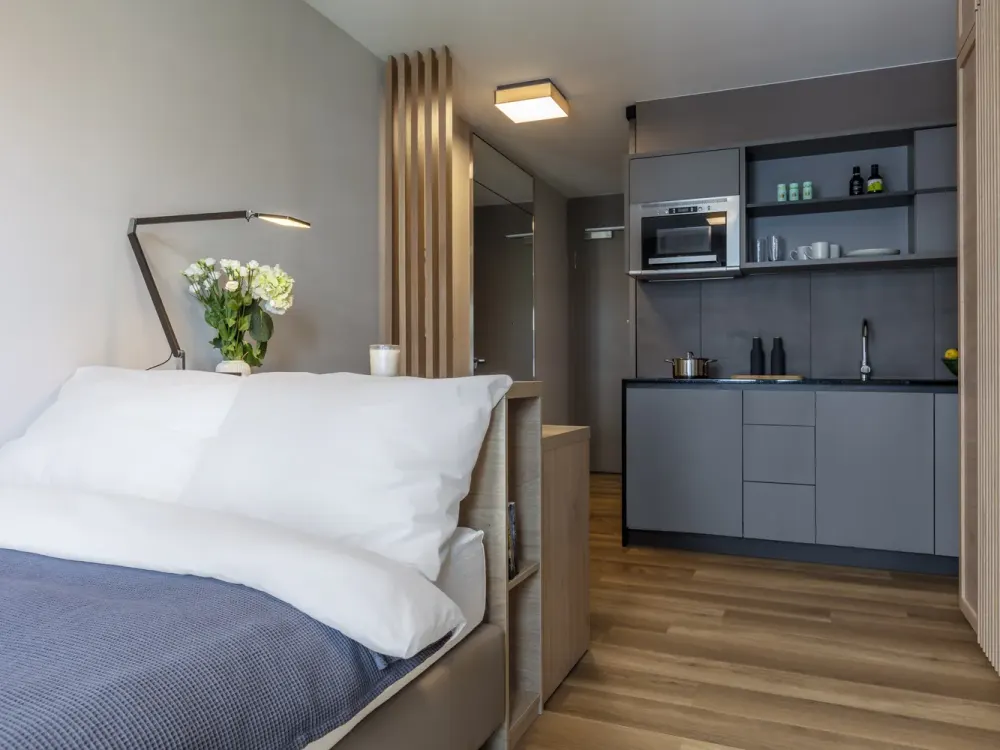 Möbliertes Studio Standard mit exklusiven Annehmlichkeiten: Dachterrasse, Fitnessstudio & mehr