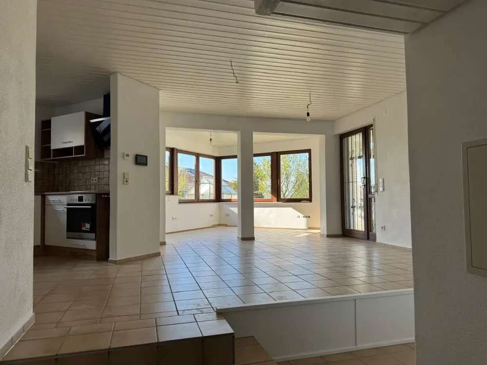 Helle 3-Zimmer-Wohnung mit 96 m², Terrasse und Sauna in Plochingen