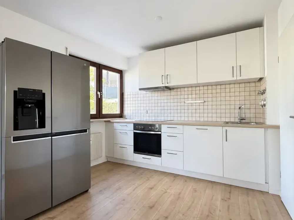 Neu renovierte 2-Zimmer Wohnung mit Terrasse und Tiefgarage