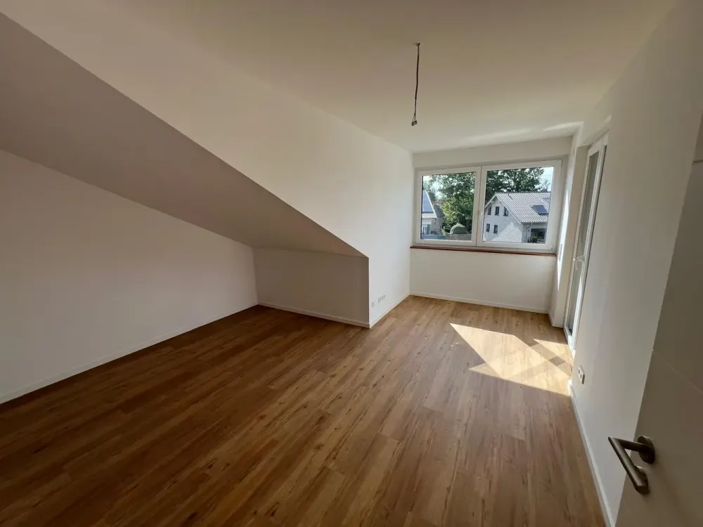barrierefreie 3 Zimmer DG Wohnung in Pulheim-Stommeln *Video* WE6