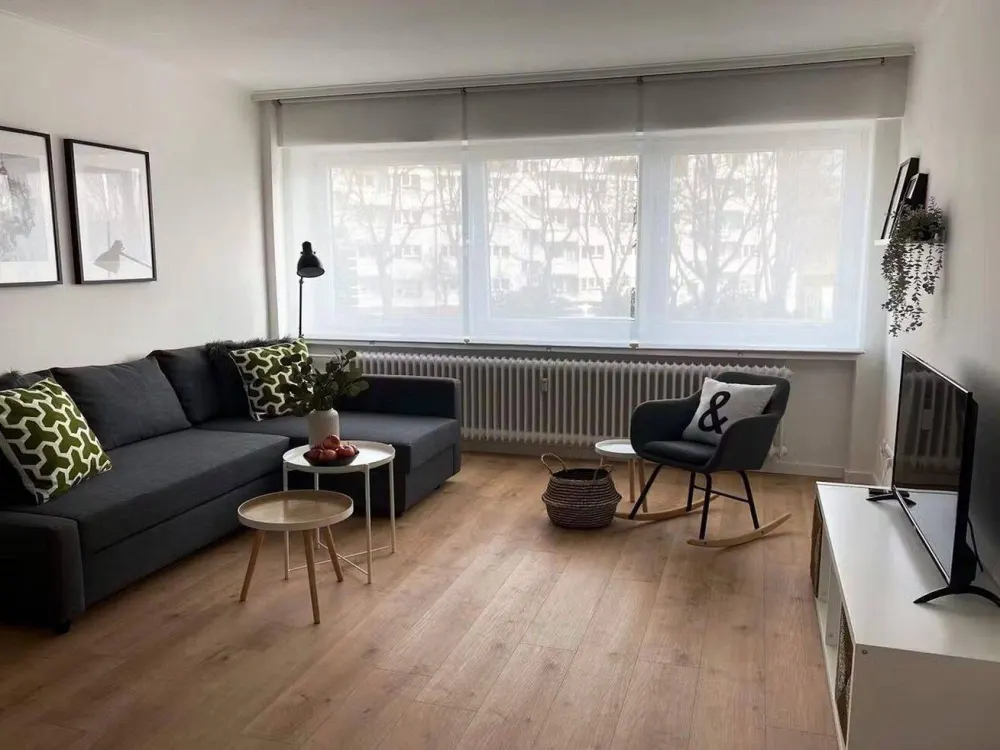 Neu-renoviertes und voll möbliertes 2 Zimmer Wohnung 65m² mit Balkon