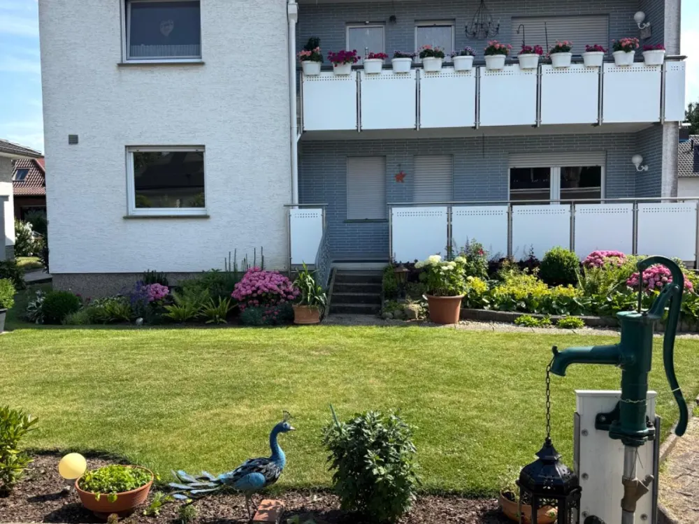 Frisch renovierte 3-Zimmer-Erdgeschosswohnung mit ca. 90 m² und Garage