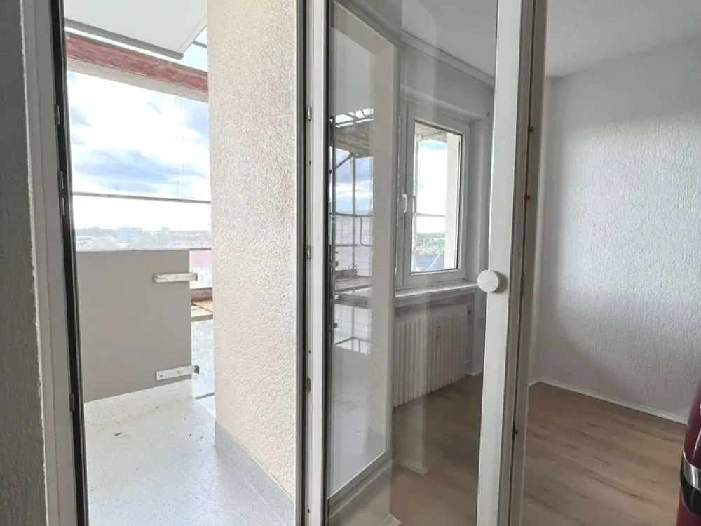 Kiralık daire! Schicke, helle neuwertige 3-ZW- mit Fernblick- HH im 6.OG mit Aufzug- Hanau!
