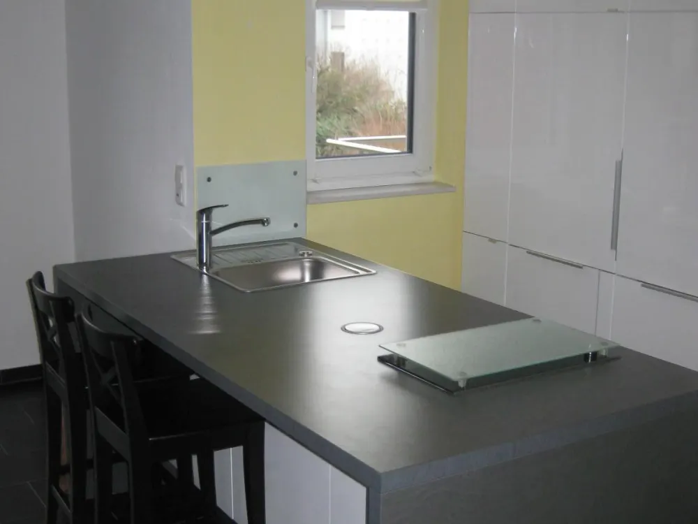 Tolle vollmöblierte helle 1ZWhg, top Küche, Balkon, Fußbodenheiz.