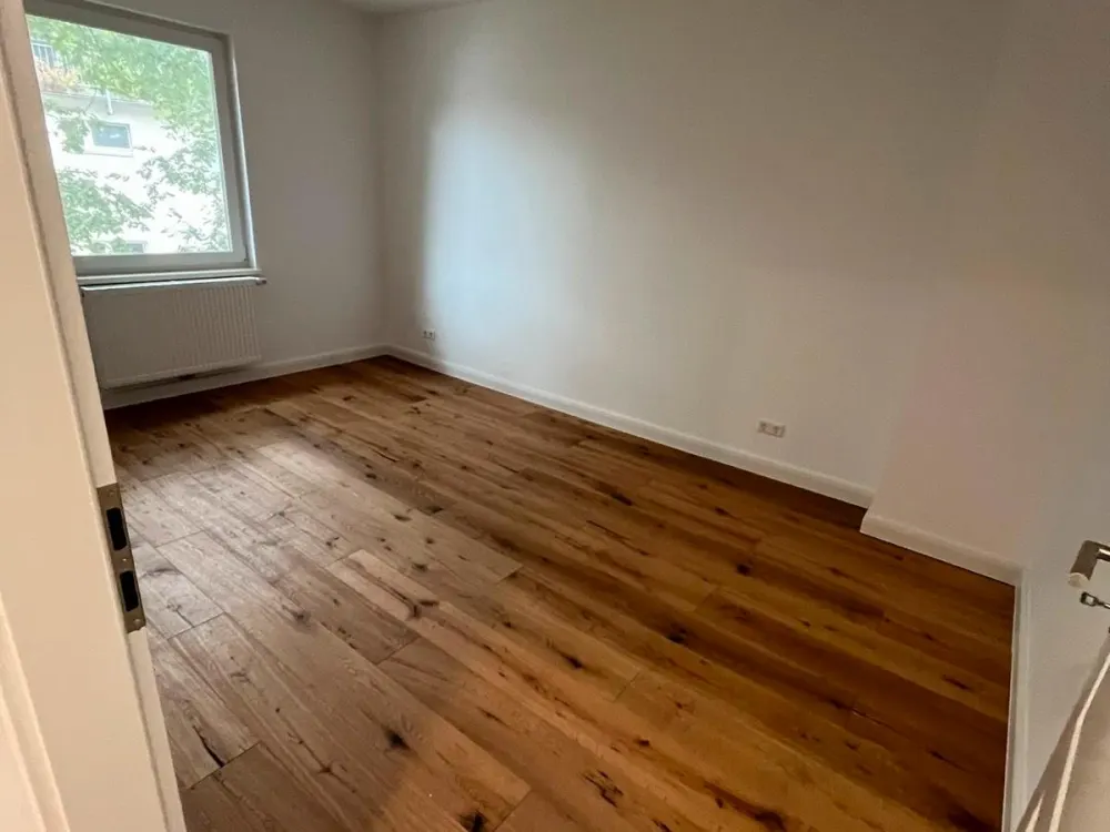 Exklusiv kernsanierte 3-Zimmer Wohnung zu vermieten