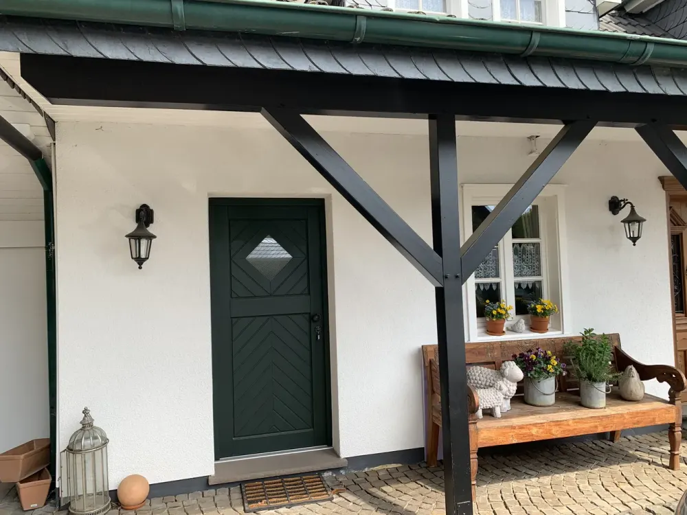 Exklusive, hochwertig möblierte Wohnung im Grünen