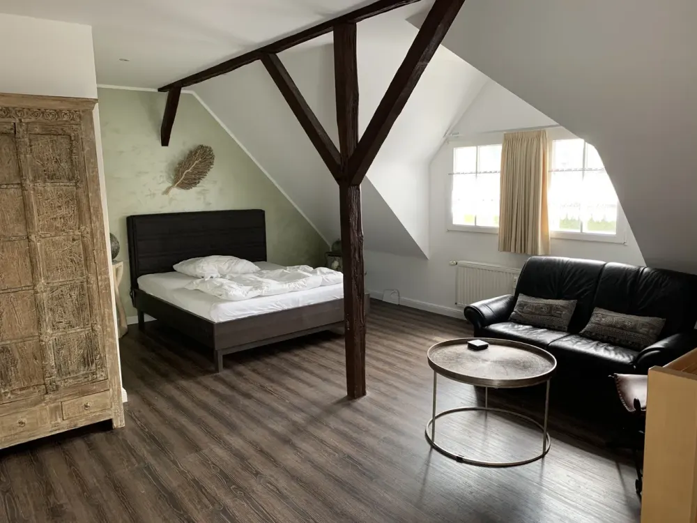 Exklusive, hochwertig möblierte Wohnung im Grünen