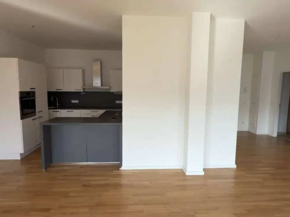 Moderne 3-Zimmerwohnung mit zwei Balkonen und Einbauküche