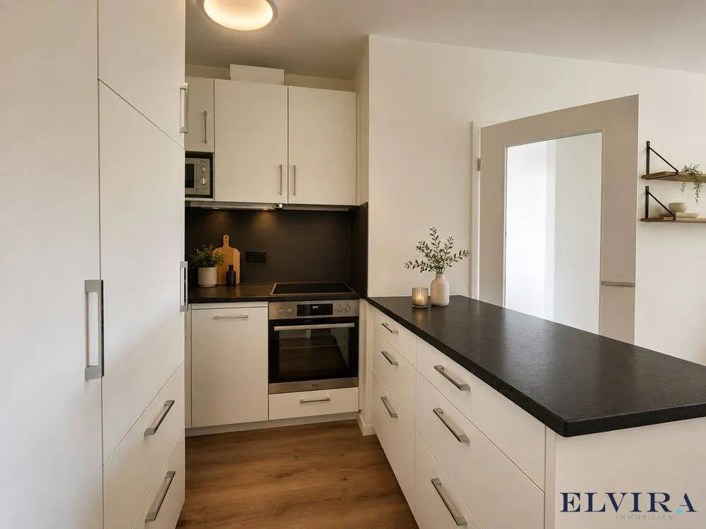 ELVIRA - Maxvorstadt, exlusive und vollmöblierte 2-Zimmer-Wohnung mit sonnigem Balkon und Loggia (Mindestmietdauer: 6 Monate)