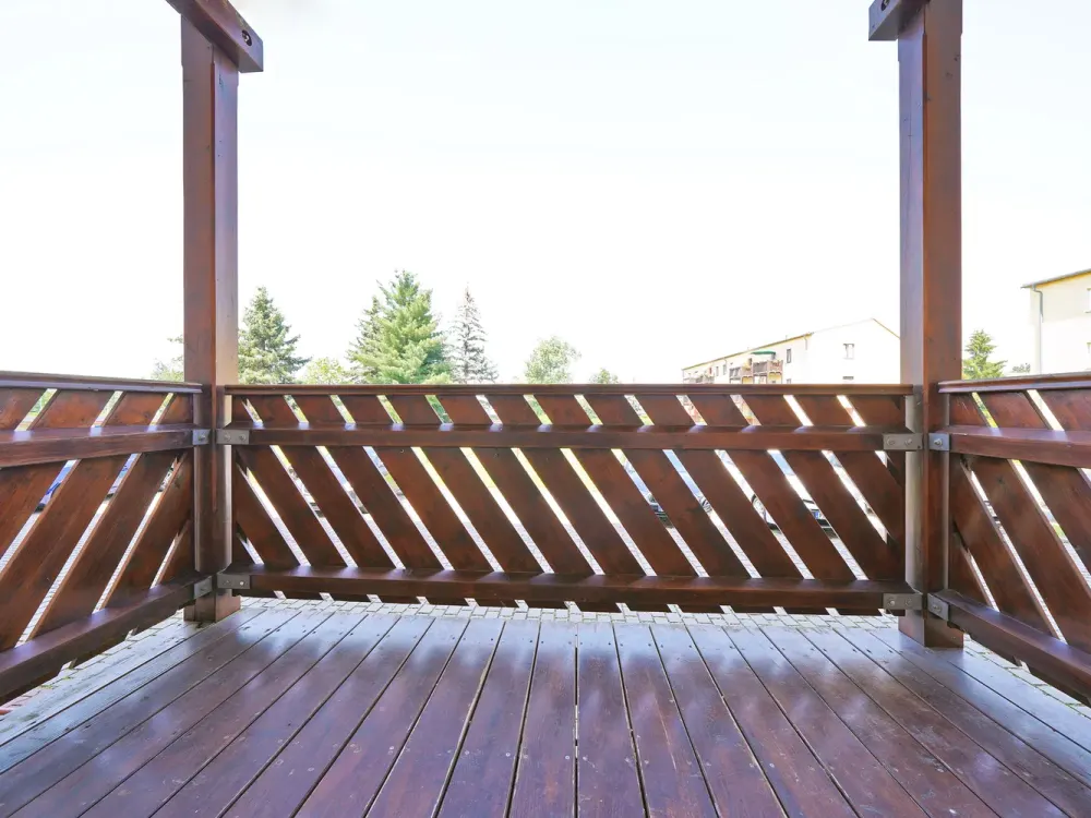 Helle 3-Raumwohnung mit Balkon * 2. OG * SP * Laminat * Bad m. Wanne * Küche m. Fenster * TOP