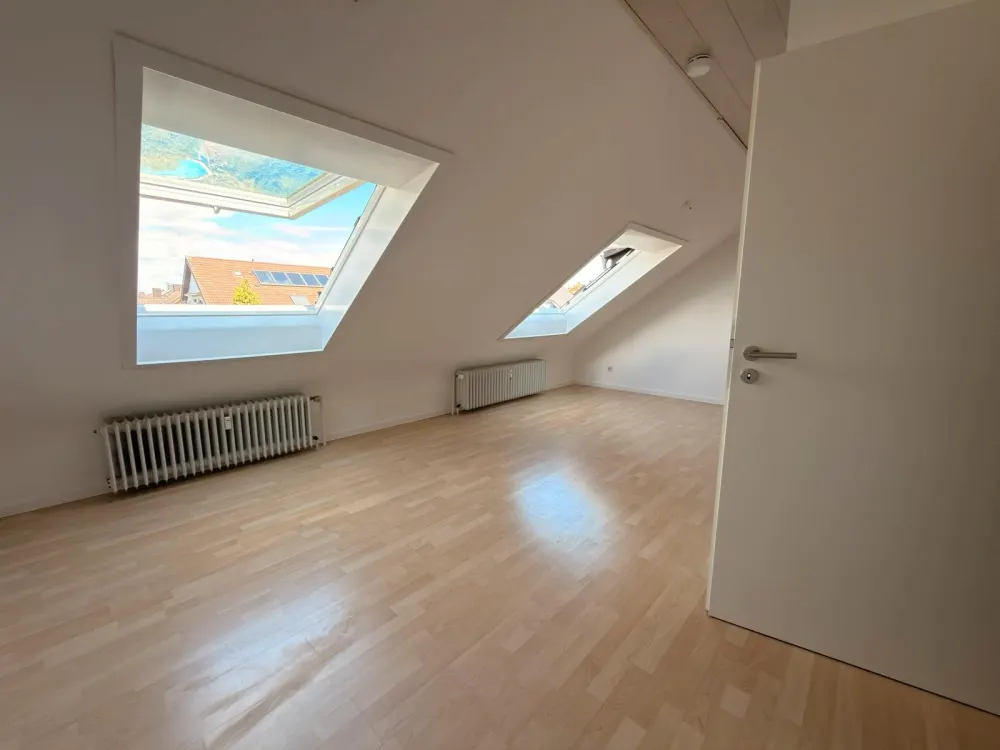 Helle 2-Zimmer-Dachgeschosswohnung in Neureut
