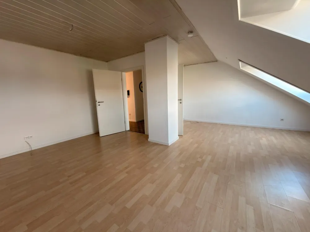Helle 2-Zimmer-Dachgeschosswohnung in Neureut