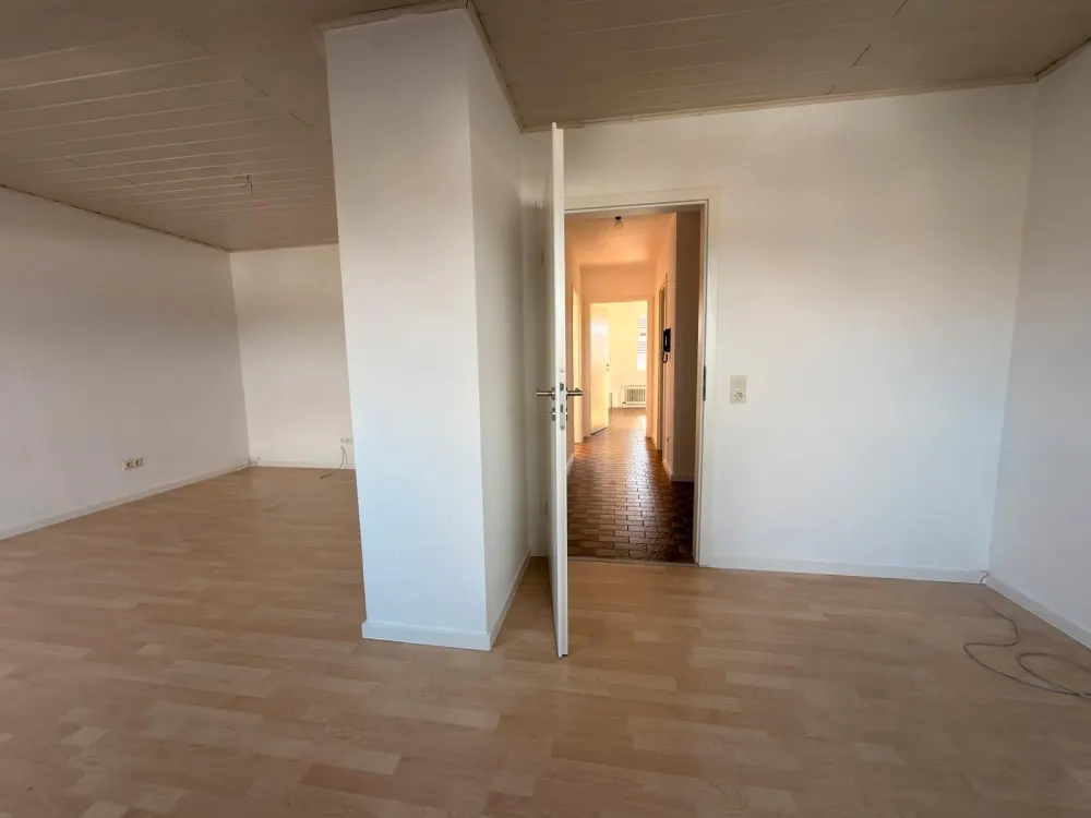 Helle 2-Zimmer-Dachgeschosswohnung in Neureut