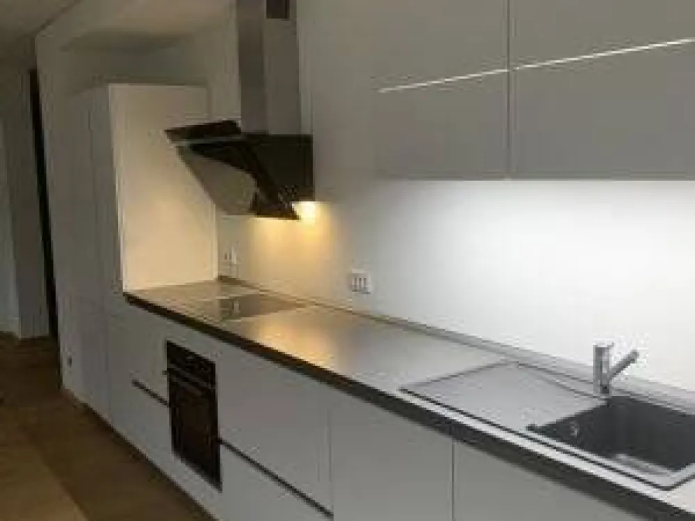 Neubauwohnung mit Balkon, Einbauküche und Tiefgaragenstellplatz im Vorderen Westen - Ein tolles neues Zuhause!